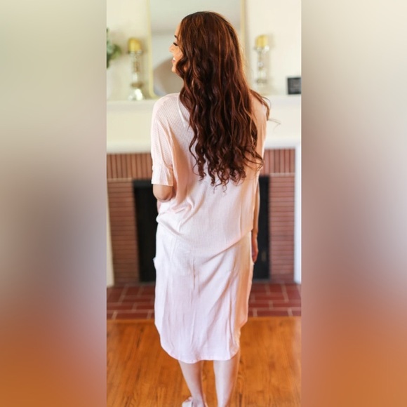 🆕 Red Lolly HIGH LOW TOP (Medium to pit 28”Length 21” front 44” back) - Picture 3 of 6